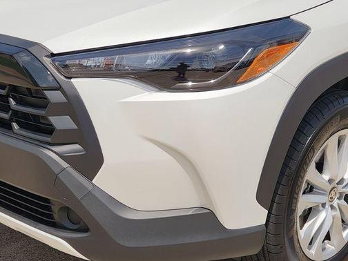 Wind Chill Pearl 2026 Toyota Corolla Cross LE