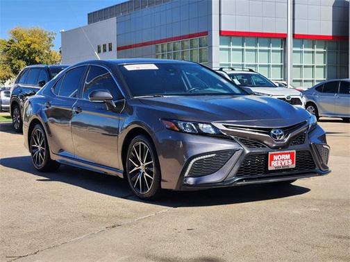 2022 Toyota Camry SE