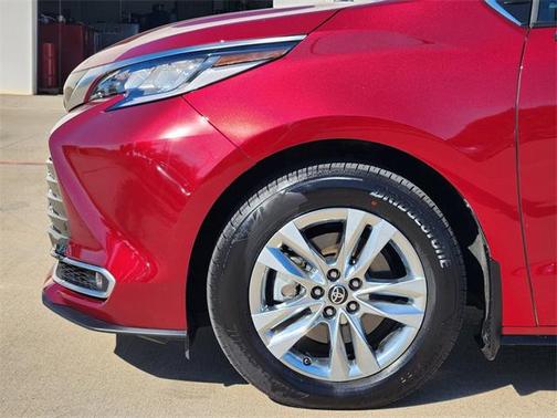 2025 Toyota Sienna Limited 7-Passenger