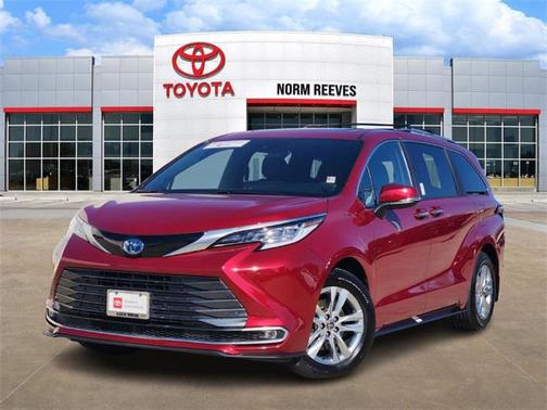 2025 Toyota Sienna Limited 7-Passenger