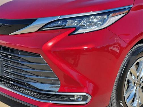 2025 Toyota Sienna Limited 7-Passenger