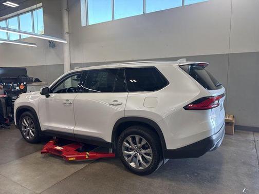 Pearl 2024 Toyota Grand Highlander Limited