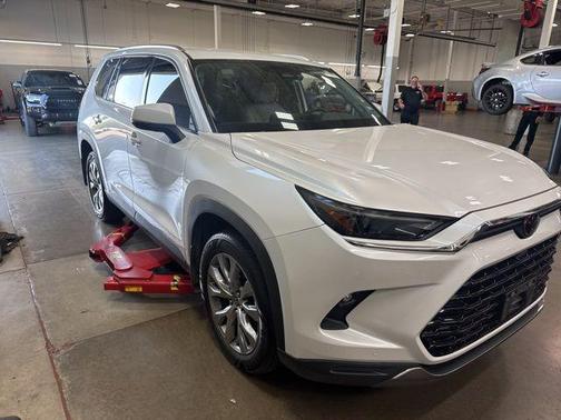 Pearl 2024 Toyota Grand Highlander Limited