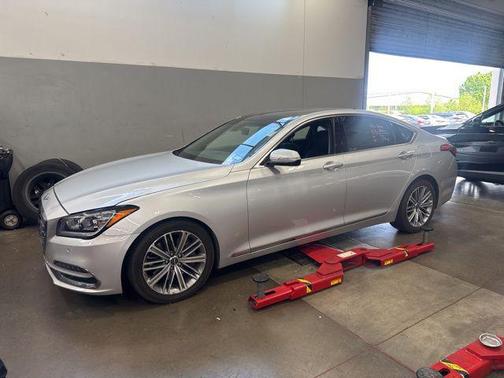 Santiago Silver 2018 Genesis G80 3.8