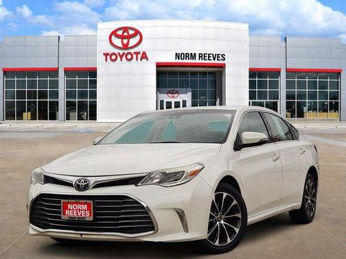 Blizzard Pearl 2018 Toyota Avalon XLE