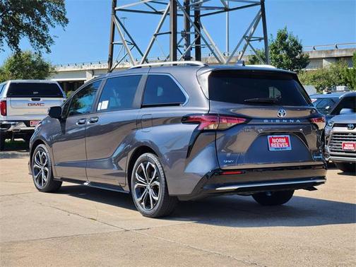 2025 Toyota Sienna Platinum 7 Passenger