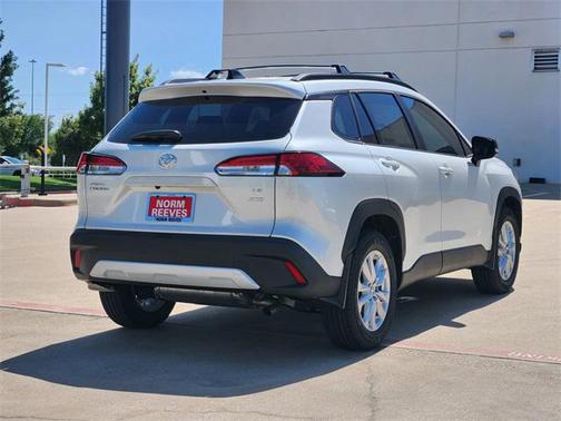 2025 Toyota Corolla Cross LE