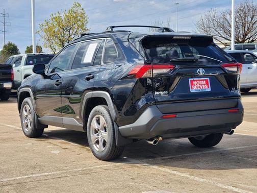 2025 Toyota RAV4 Hybrid LE