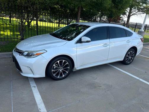 Blizzard Pearl 2018 Toyota Avalon XLE