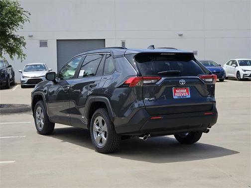 2025 Toyota RAV4 Hybrid LE