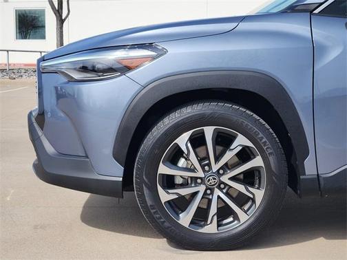 2022 Toyota Corolla Cross XLE