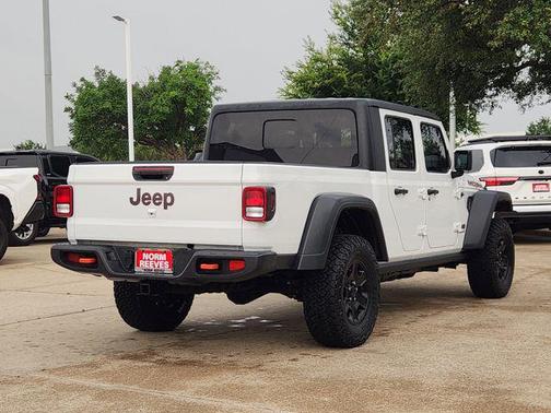 Bright White Clearcoat 2022 Jeep Gladiator Mojave 4x4