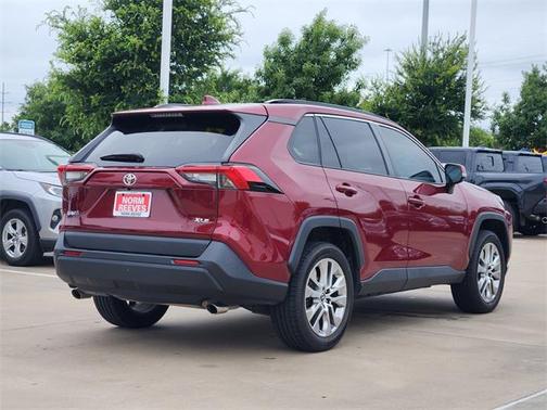 2020 Toyota RAV4 XLE Premium