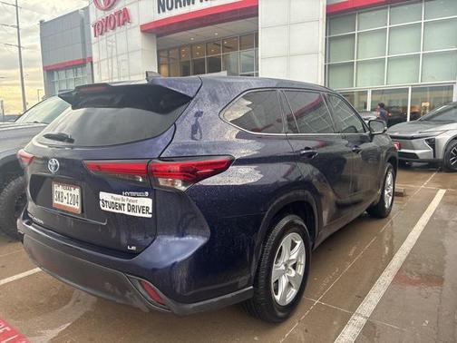 2023 Toyota Highlander Hybrid LE