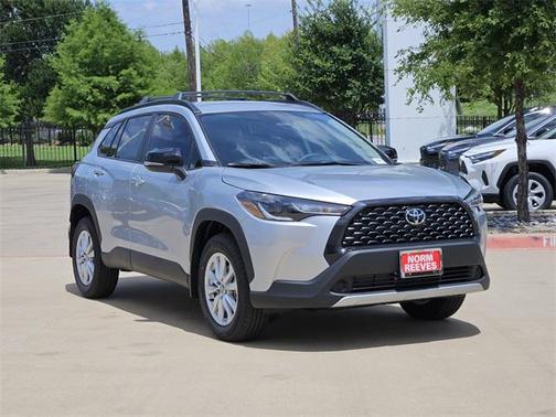 2025 Toyota Corolla Cross LE