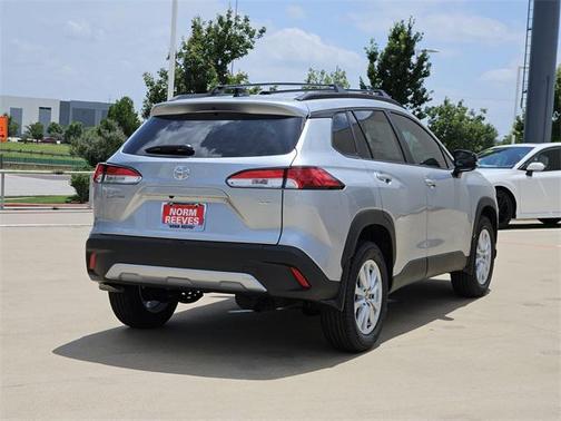 2025 Toyota Corolla Cross LE