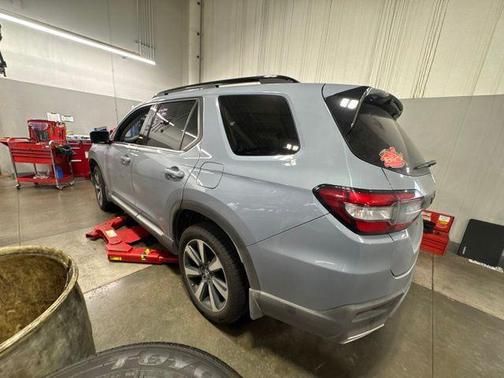Gray 2024 Honda Pilot Touring 8-Passenger
