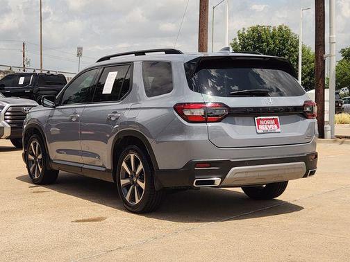 Gray 2024 Honda Pilot Touring 8-Passenger