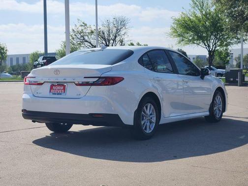 Ice Cap 2026 Toyota Camry LE