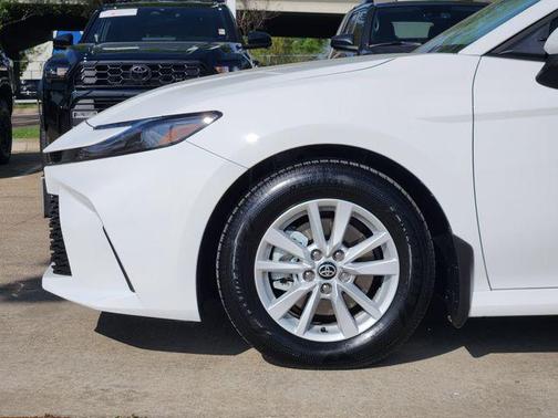 Ice Cap 2026 Toyota Camry LE