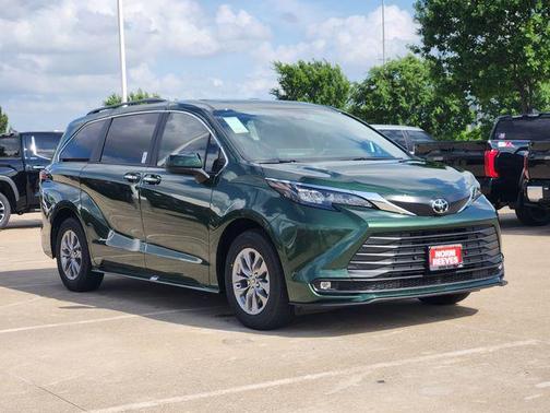 Cypress 2026 Toyota Sienna XLE