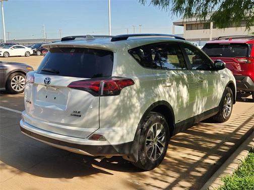 2018 Toyota RAV4 Hybrid XLE