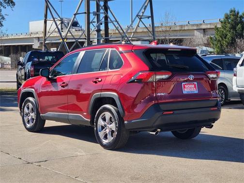 2025 Toyota RAV4 Hybrid LE