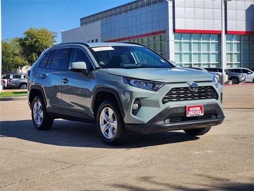 2021 Toyota RAV4 XLE