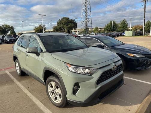 2021 Toyota RAV4 XLE