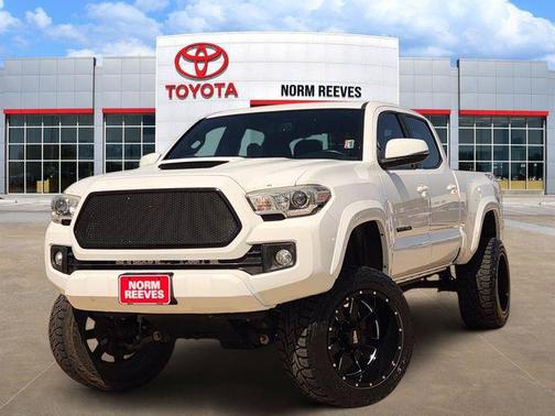 Super White 2017 Toyota Tacoma TRD Sport
