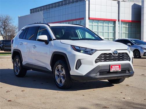 2024 Toyota RAV4 XLE