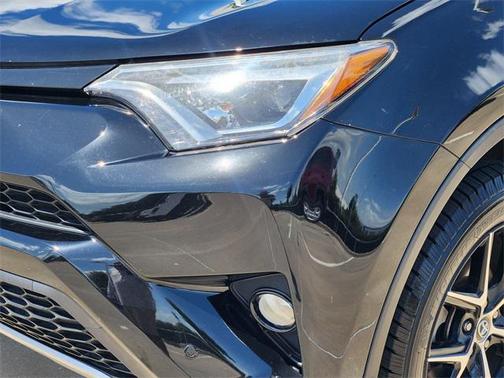 2018 Toyota RAV4 SE