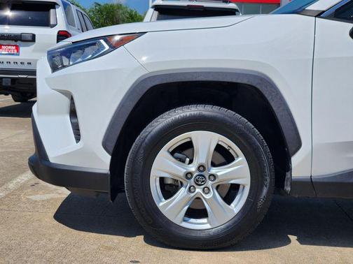Super White 2019 Toyota RAV4 XLE