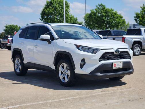 Super White 2019 Toyota RAV4 XLE