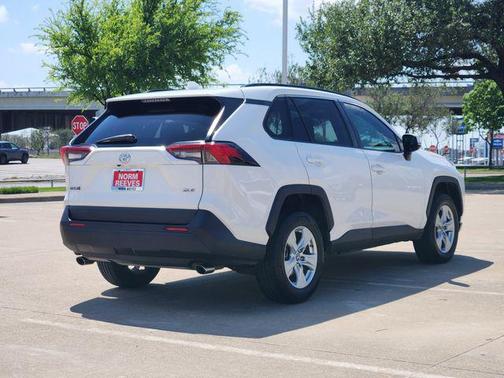 Super White 2019 Toyota RAV4 XLE
