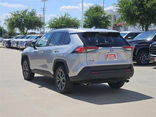 2023 Toyota RAV4 Hybrid XLE Premium