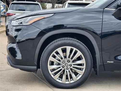 2025 Toyota Highlander Hybrid Platinum