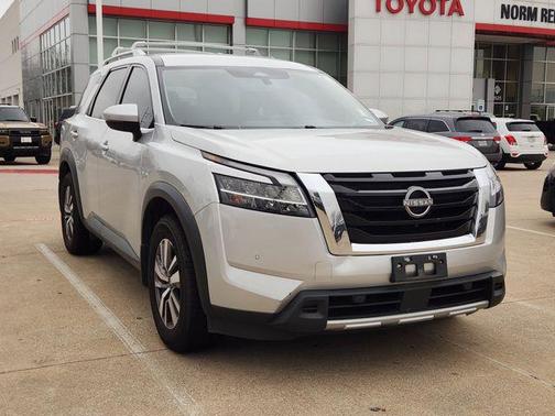 2023 Nissan Pathfinder SL FWD