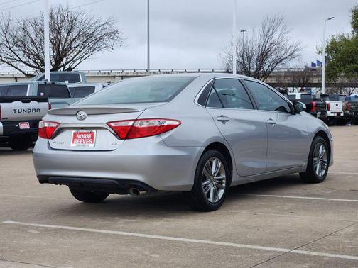 2017 Toyota Camry SE