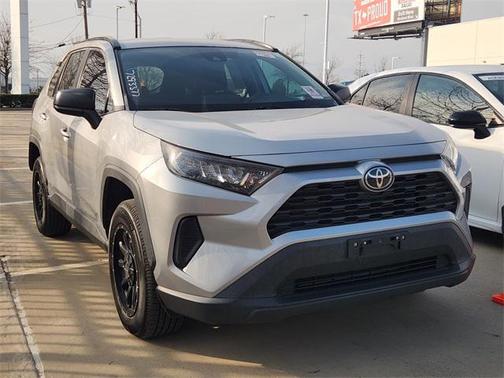 2020 Toyota RAV4 LE
