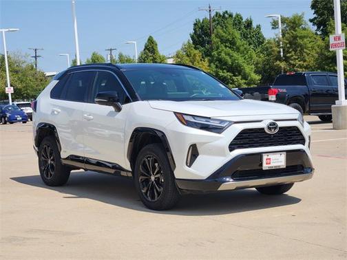 2025 Toyota RAV4 Hybrid SE