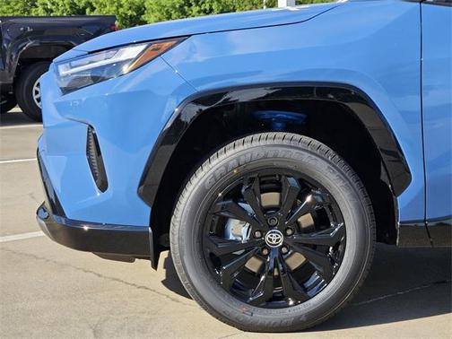 2025 Toyota RAV4 Hybrid SE