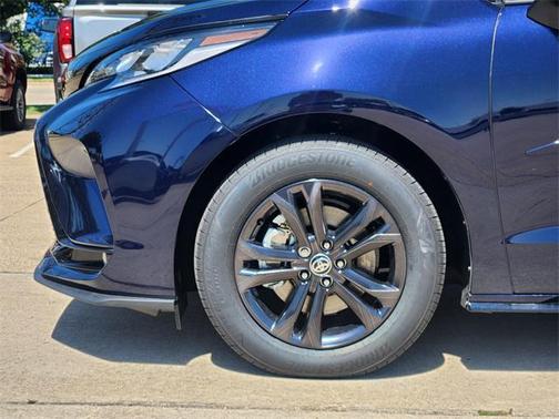 2025 Toyota Sienna XSE 7 Passenger