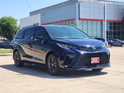 2025 Toyota Sienna XSE 7 Passenger