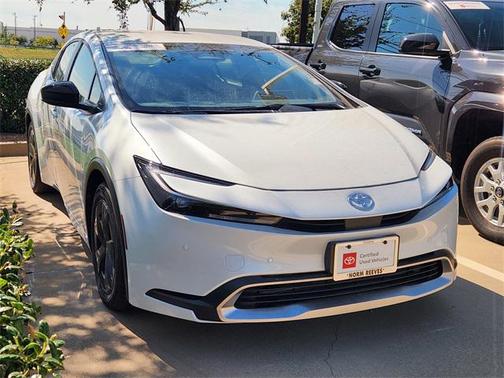2025 Toyota Prius Plug-In Hybrid SE