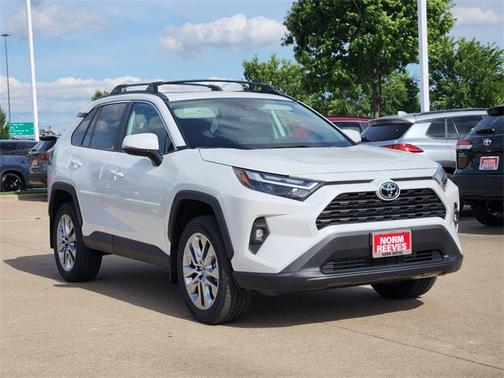 2025 Toyota RAV4 XLE Premium