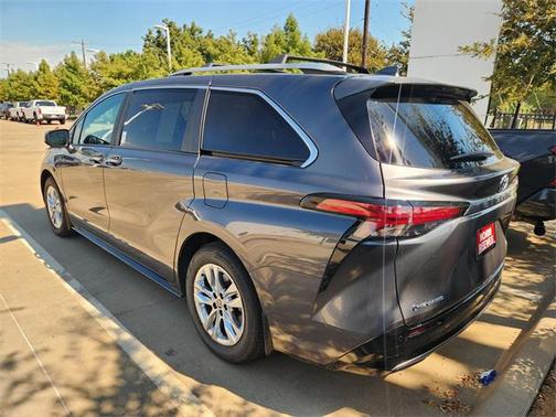 2025 Toyota Sienna Limited 7-Passenger