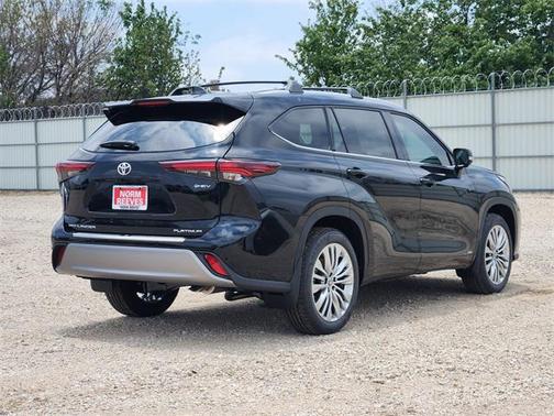 2025 Toyota Highlander Hybrid Platinum