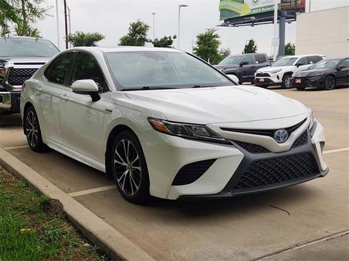 2020 Toyota Camry SE