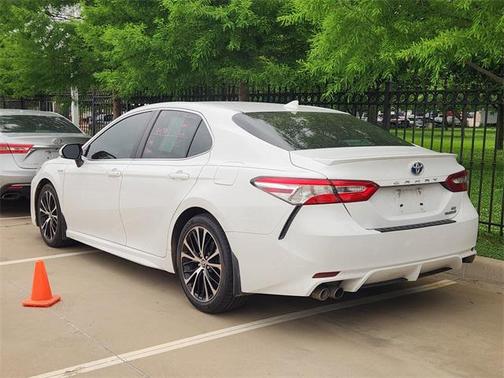 2020 Toyota Camry SE